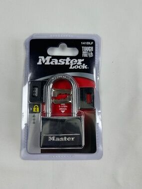 Master Lock 141DLF Hardened Steel Shackle 1 1/2 inch Black NWT